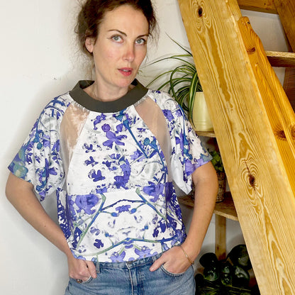 Crop T-Shirt Lila White Fractal Print