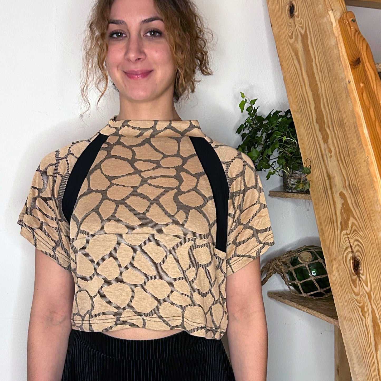 Cool Crop T-Shirt Giraffe