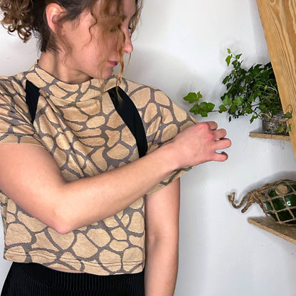 Cool Crop T-Shirt Giraffe