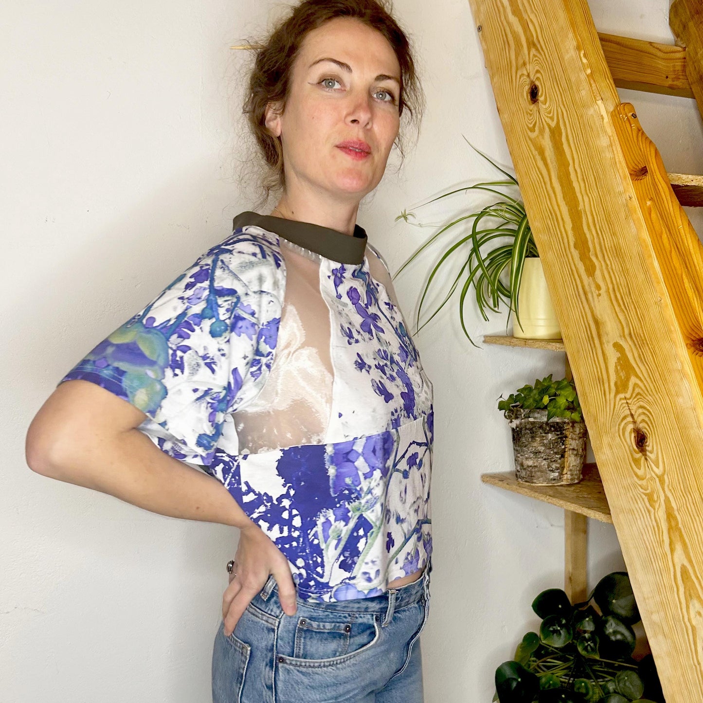 Crop T-Shirt Lila White Fractal Print